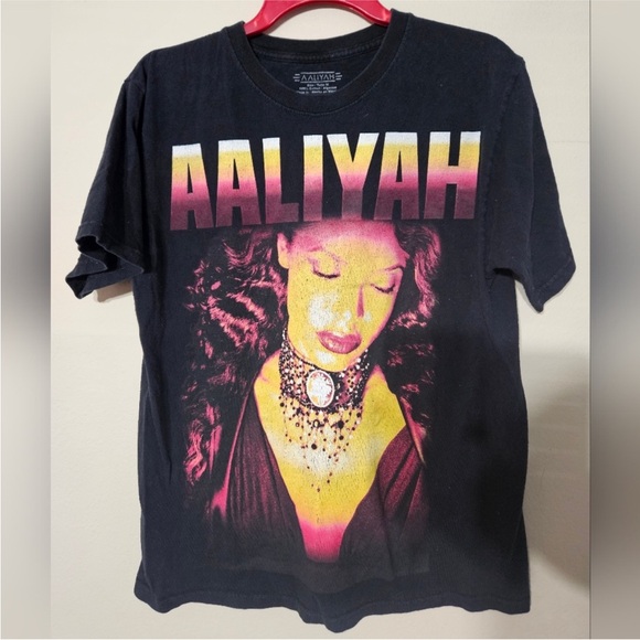 Aaliyah R&B Graphic T-Shirt. Size medium - Picture 1 of 4